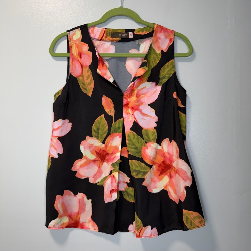 Crosby Dressed Up Black Floral Sleeveless V-Neck Pleated Blouse 5590WT Small